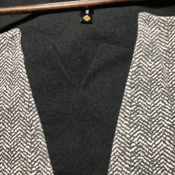 Lori M collection nice black with grey in front size small - Picture 3 of 4